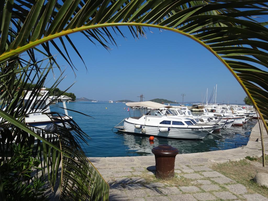 D House Authentic Zlarin House, Relaxing Courtyard And Terrace Βίλα Εξωτερικό φωτογραφία