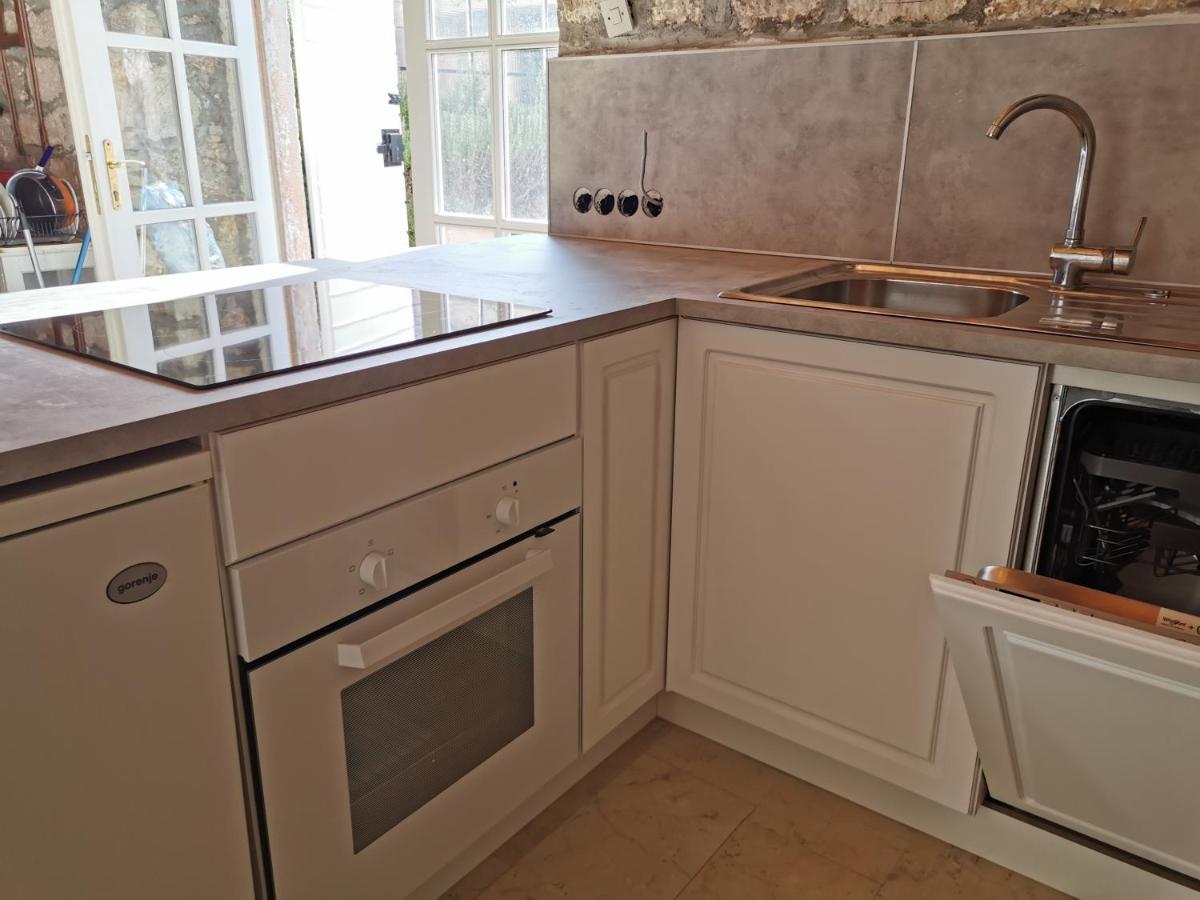 D House Authentic Zlarin House, Relaxing Courtyard And Terrace Βίλα Εξωτερικό φωτογραφία
